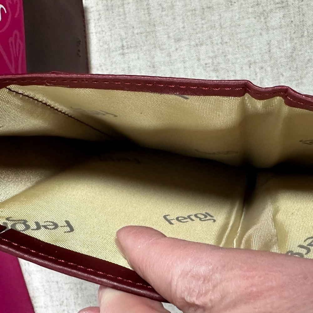 Fergi Burgundy Women's Wallet - Picture 5 of 10